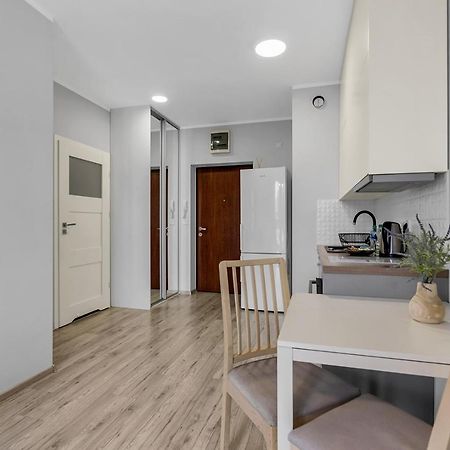 Wlochy Klinkierowa Comfort Apartment Warschau Exterior foto