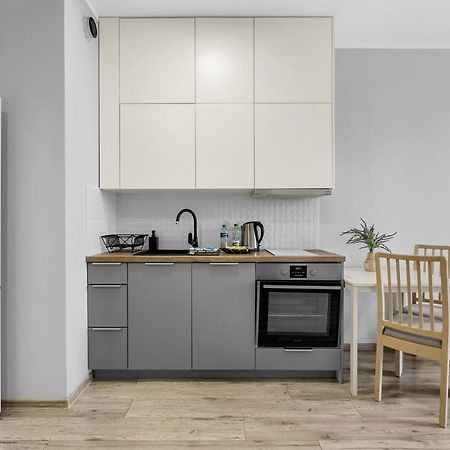 Wlochy Klinkierowa Comfort Apartment Warschau Exterior foto