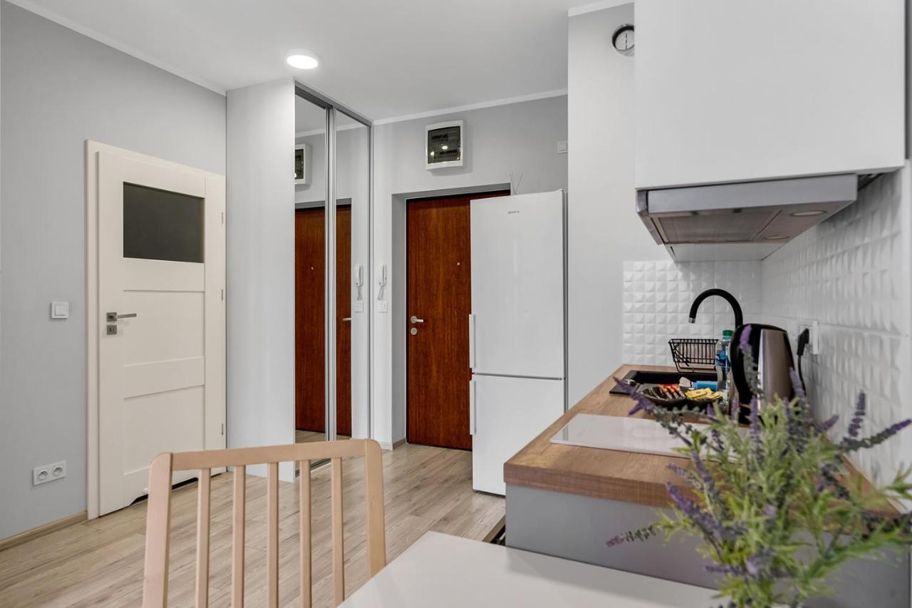 Wlochy Klinkierowa Comfort Apartment Warschau Exterior foto