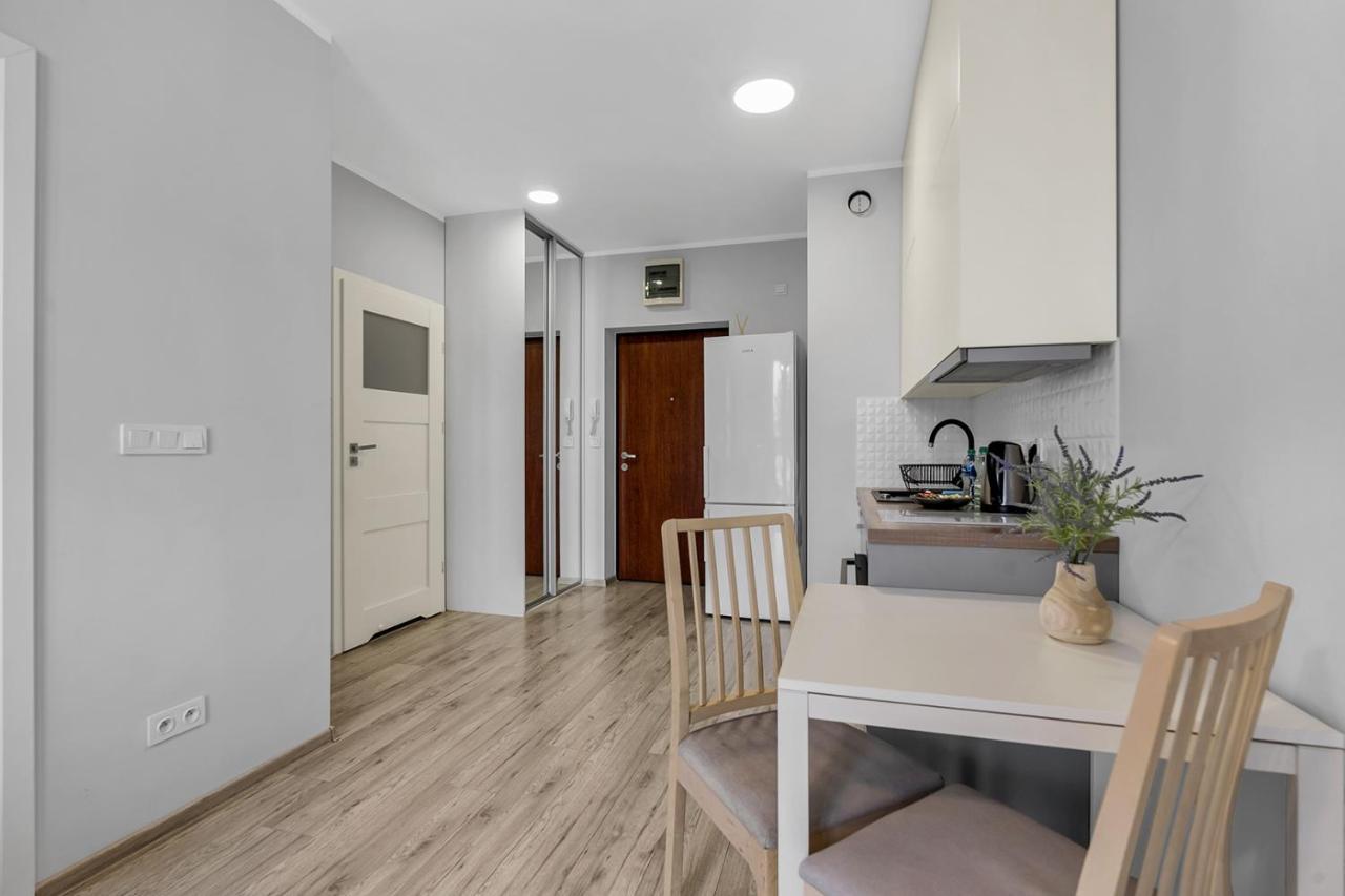 Wlochy Klinkierowa Comfort Apartment Warschau Exterior foto