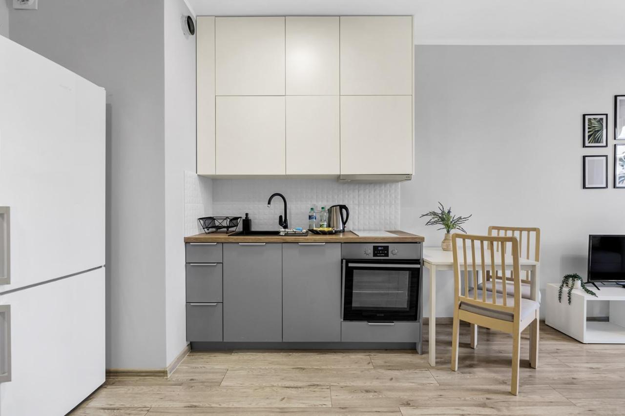 Wlochy Klinkierowa Comfort Apartment Warschau Exterior foto